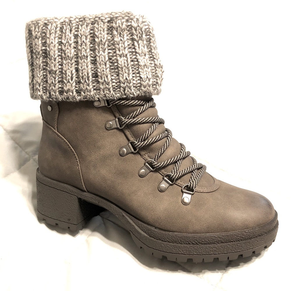 NEW Cardigan booties size 11M